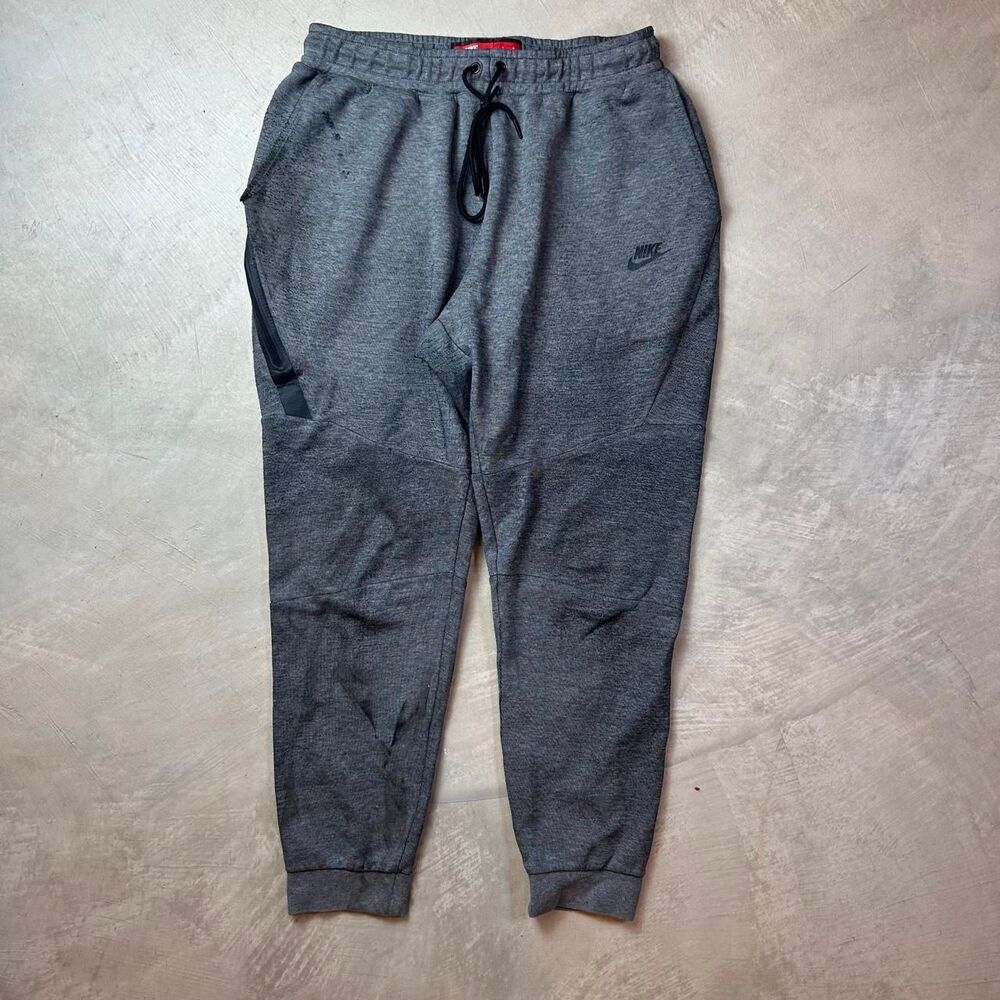 Nike Men's Grey Joggers-tracksuits